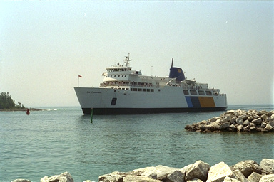  Photo: Ferry approaches 