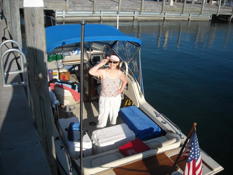 Photo: CONTINUOUSWAVE at the dock in Copper Harbor