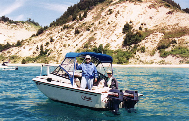 [Photo: CONTINUOUSWAVE off western shore of S. Fox Island.]