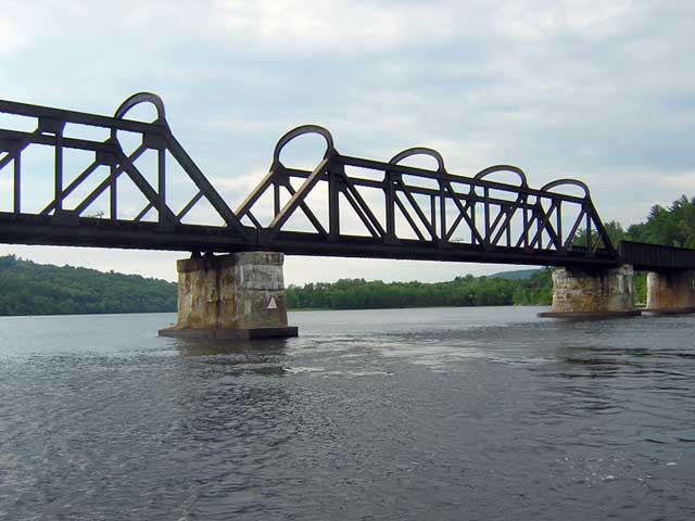 Photo: Railroad trestle spanning Ottawa River