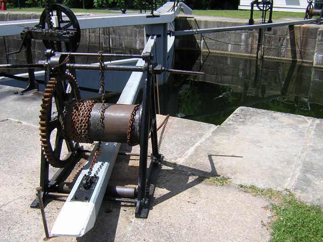 Photo: Close up view of lock miter closing chain drum.