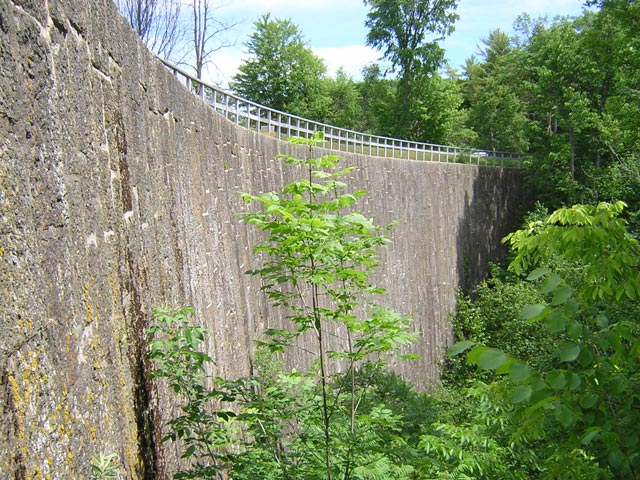 Photo: Dam wall face of stone masonry.