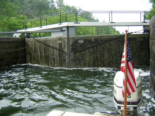 Photo: Lock Chamber at Kingson Mills Lock, Rideau Canal, Ontario, Canada