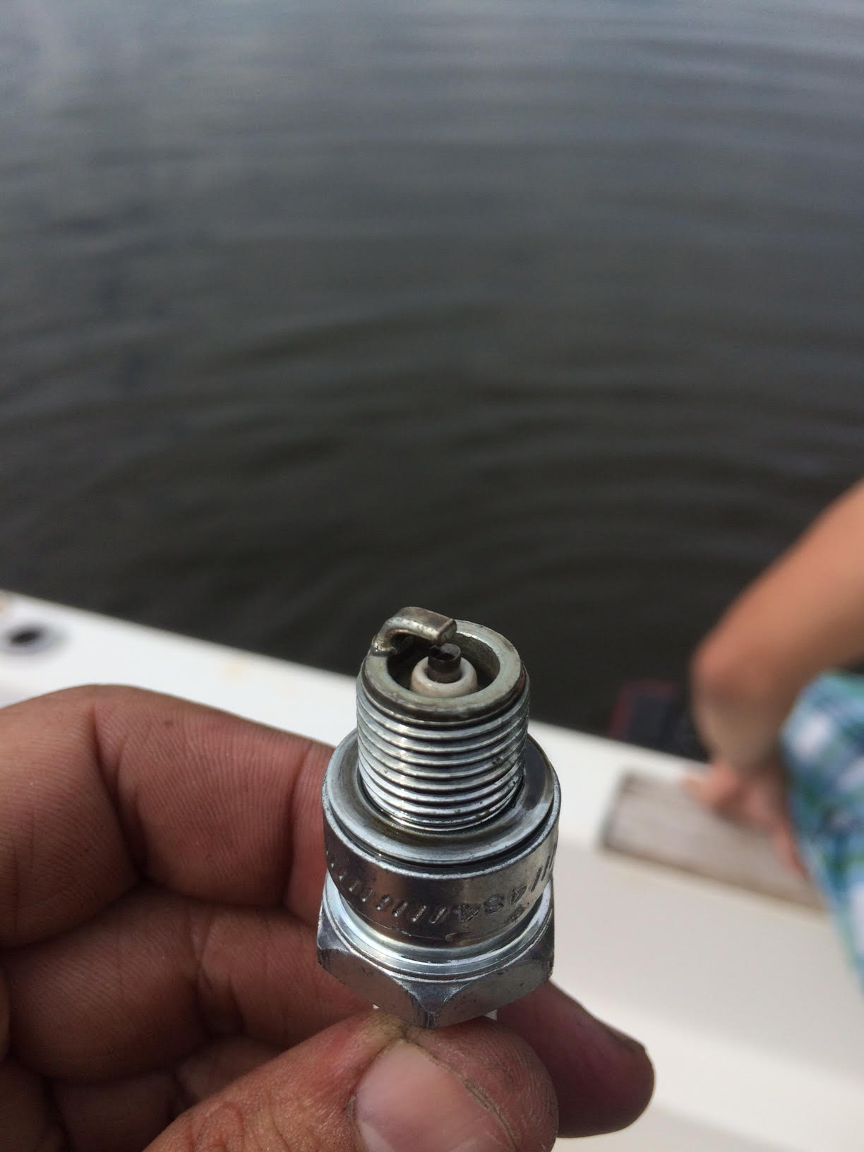 spark plug2.jpg