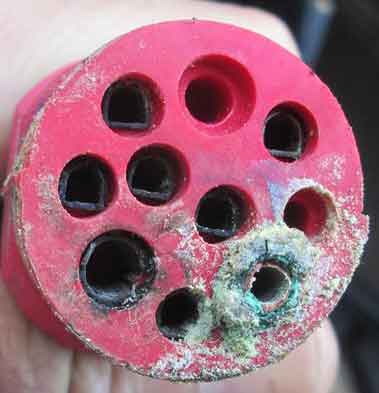 badConnector_Female.jpg