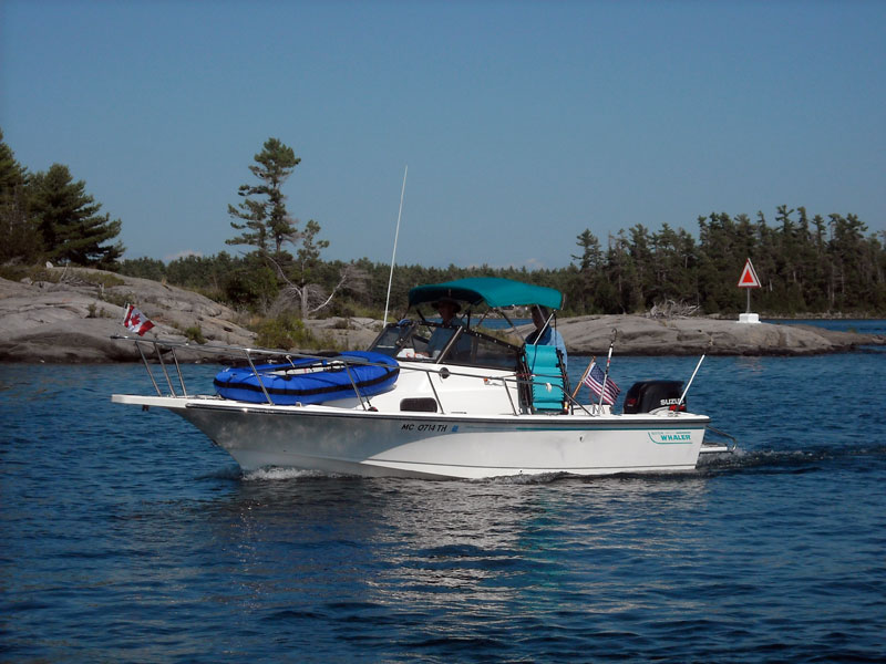 Photo: Boston Whaler 21 Walkaround WALKABOUT.