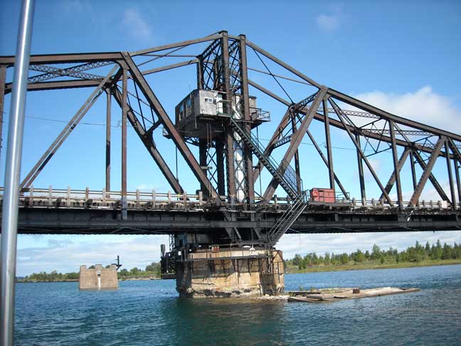 Photo: Swing Bridge at Little Current close up.