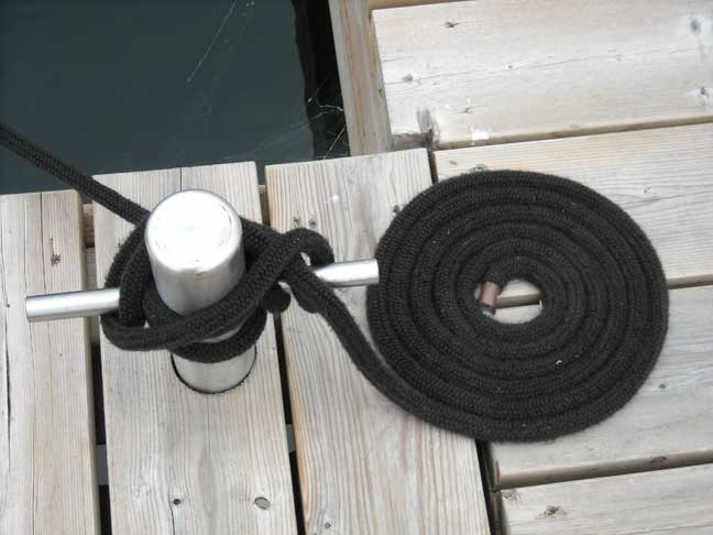 Photo: Mooring line with Flemish finish.