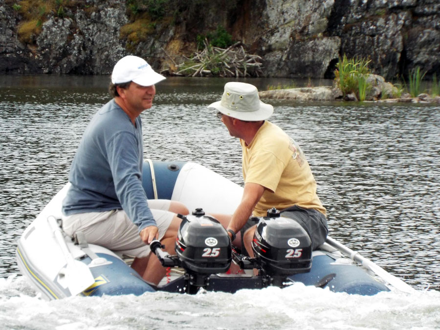 Inflatible dinghy with twin 2.5-HP engines