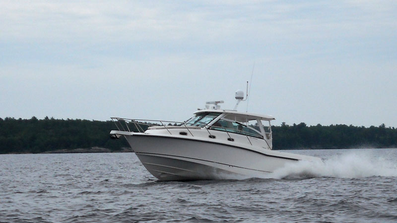 Photo: Boston Whaler 345 Conquest