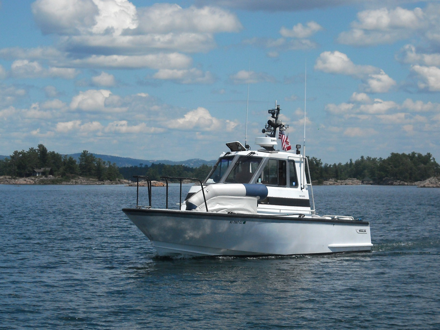 Boston Whaler 32 DEFIANCE