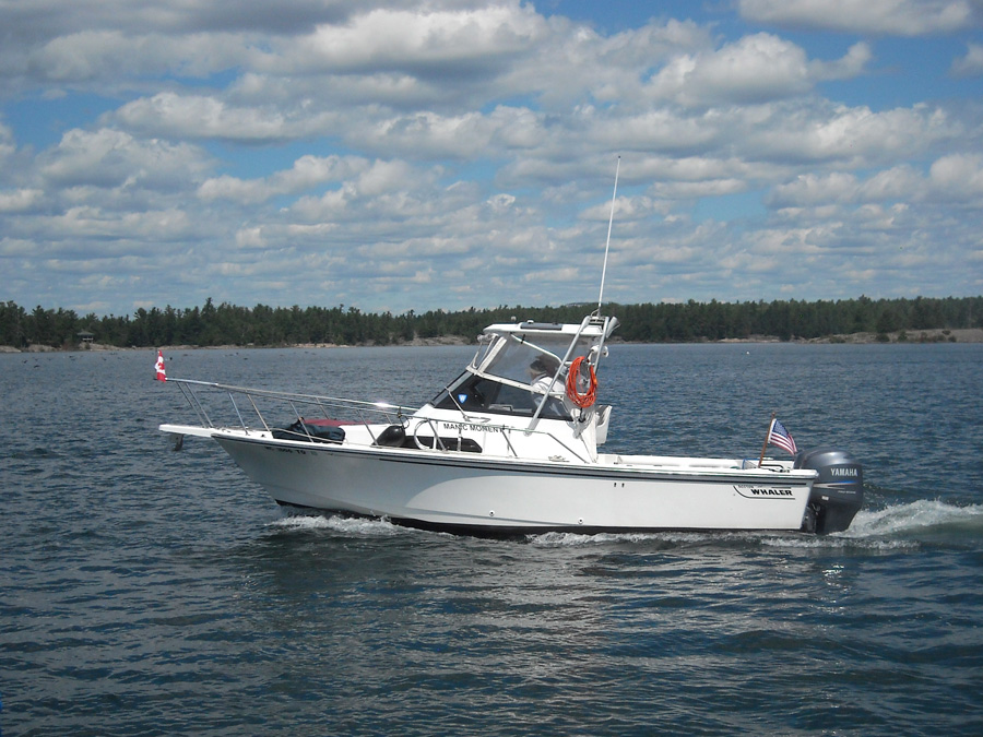 Boston Whaler 23 Walkaround