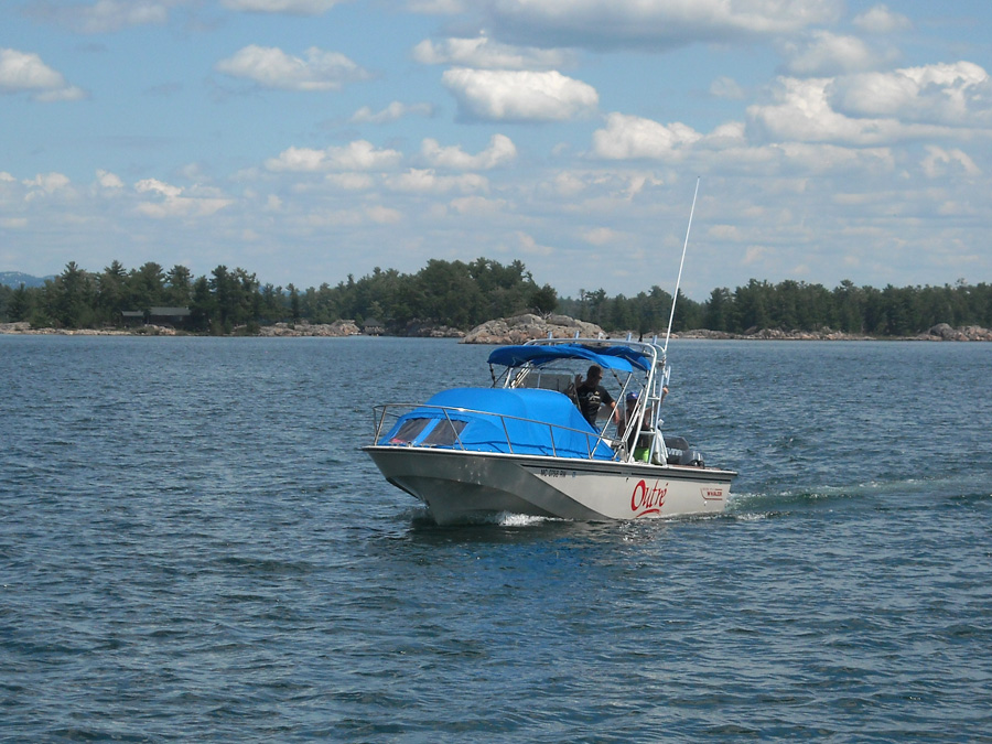 Boston Whaler OUTRAGE 22