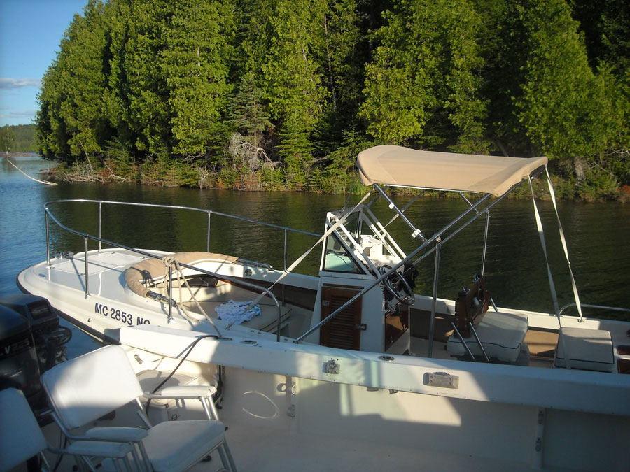 Boston Whaler OUTRAGE 21
