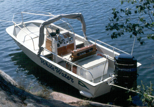 [Photo: 1978 Whaler 17 Montauk in Baie Fine]