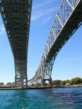 Photo: Blue Water Bridge