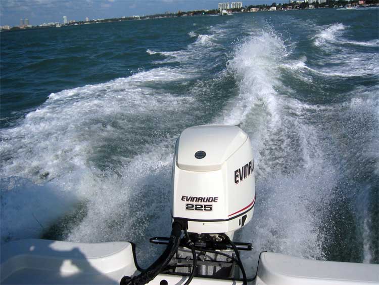 Photo: Evinrude 225-HP E-TEC outboard