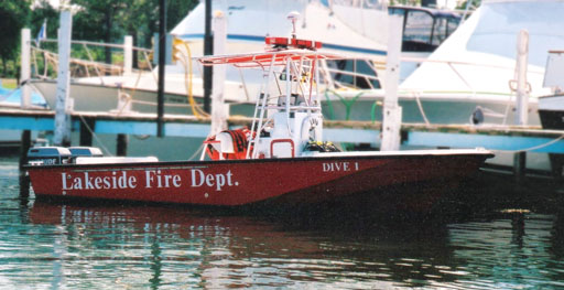 [Photo: c.1990 Whaler25 Commercial Division hull]