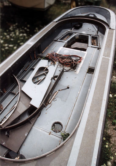 Photo: Gutted cockpit of 1989 Whaler 22-Raider