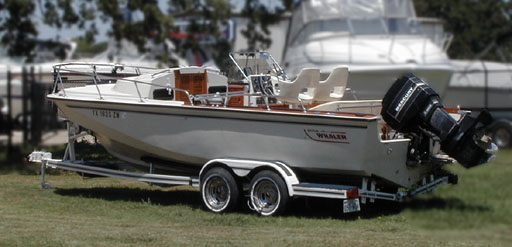 [Photo: c.1984 Whaler 22 Outrage Cuddy, Rear view]