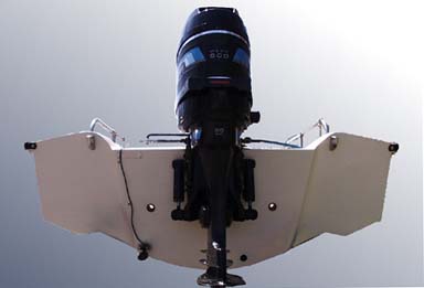 Photo: Whaler 15 Hull side view